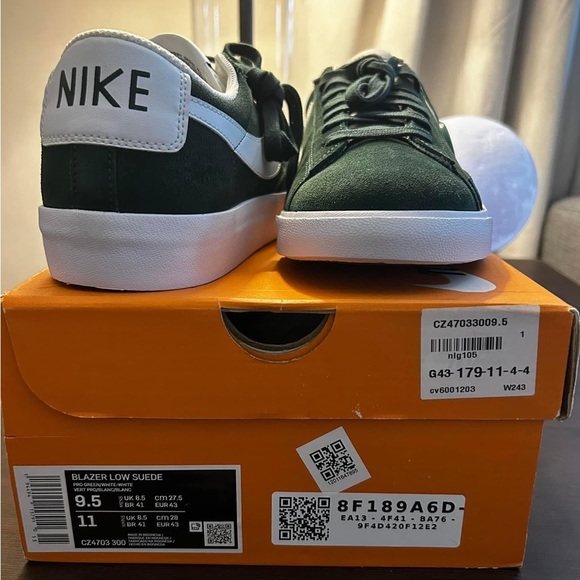 Men’s Nike Blazer Low Suede - Picture 3 of 3